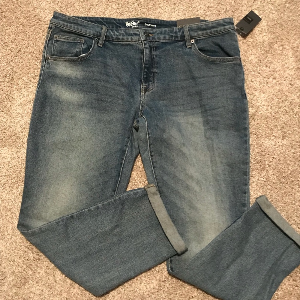 Mossimo size 18 Super Stretch Boyfriend Jeans, NWT